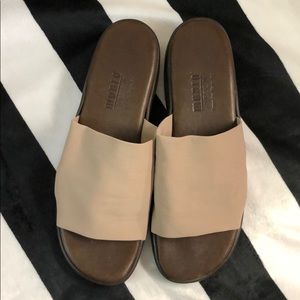 Munro Shoes - Munro American Tan Tech Stretch Fabric Slides 8 Munro Shoes - Munro American Tan Tech Stretch Fabric Slides 8